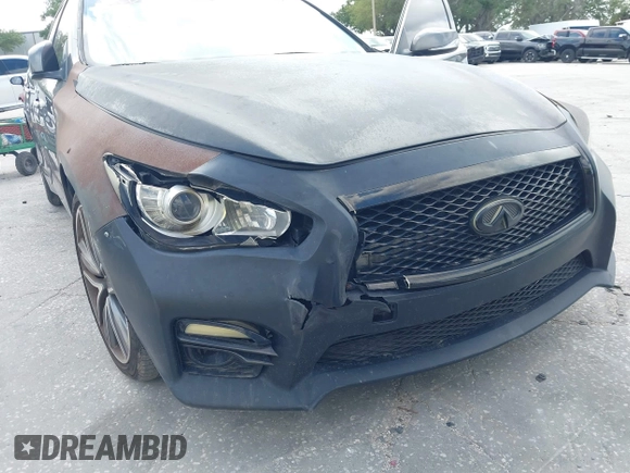 2015 Infiniti Q50 Premium with VIN JN1BV7AP8FM352195, listed as a IAAI auction lot 41968813 with 146,542 mi miles. Bid and sale history available at carsss.com. Image 6.