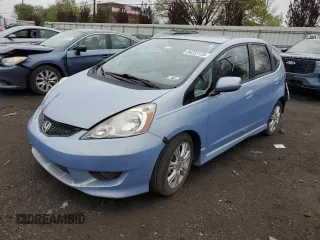 2009 Honda Fit Sport z VIN JHMGE88619S045049, wystawiony jako Copart lot #54223135 z przebiegiem 107 601 mil mil oraz Szkoda całkowita • Salvage title. Historia ofert i sprzedaży dostępna na DreamBid. Obrazek 1.