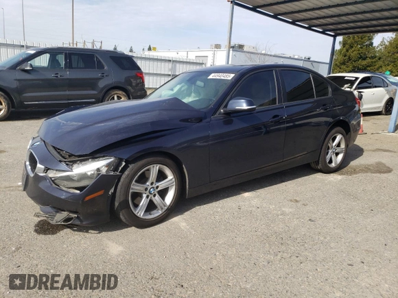 2015 BMW 3 Series 328i xDrive z VIN WBA3B3C53FF545726, wystawiony jako Copart lot #44940485 z przebiegiem Nie podano mil oraz Szkoda całkowita • Salvage title. Historia ofert i sprzedaży dostępna na DreamBid. Obrazek 1.