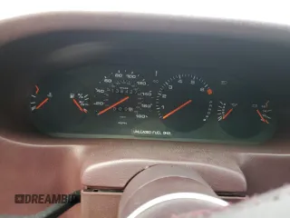 1988 Porsche 928 z VIN WP0JB0921JS860322, wystawiony jako Copart lot #48548495 z przebiegiem 136 427 mil mil oraz Szkody całkowita. Historia ofert i sprzedaży dostępna na DreamBid. Obrazek 9.