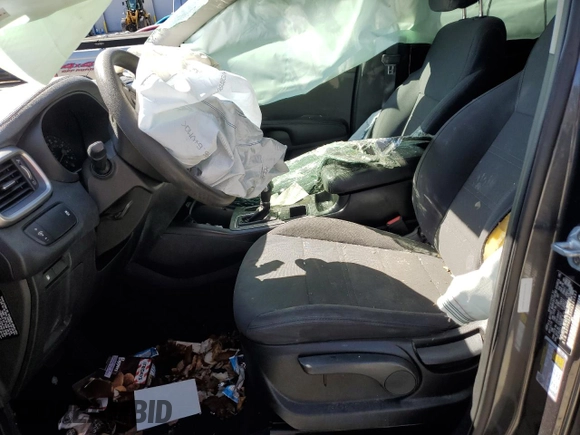 2017 Kia Sorento LX with VIN 5XYPGDA3XHG288867, listed as a Copart auction lot 49844105 with 0 mi miles and Salvage Title. Bid and sale history available at carsss.com. Image 7.