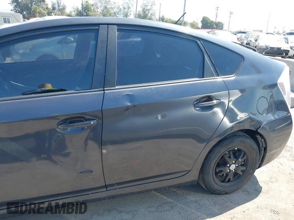 2015 Toyota Prius Four with VIN JTDKN3DU0F0431780, listed as a IAAI auction lot 40506614 with 102,670 mi miles. Bid and sale history available at carsss.com. Image 6.