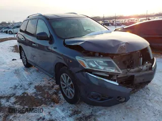2013 Nissan Pathfinder SV with VIN 5N1AR2MM1DC622173, listed as a IAAI auction lot 41301254 with 145,903 mi miles. Bid and sale history available at carsss.com. Image 1.