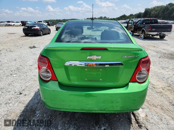 2015 Chevrolet Sonic LT z VIN 1G1JC5SH2F4145840, wystawiony jako Copart lot #59638075 z przebiegiem 101 521 mil mil oraz Czysty tytuł • Clean title. Historia ofert i sprzedaży dostępna na DreamBid. Obrazek 6.