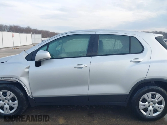 2017 Chevrolet Trax LS with VIN 3GNCJKSBXHL289303, listed as a IAAI auction lot 41899197 with 103,267 mi miles. Bid and sale history available at carsss.com. Image 15.