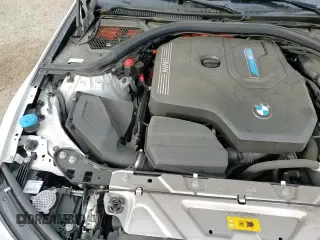 2021 BMW 3 Series 330e xDrive z VIN 3MW5P9J07M8B90988, wystawiony jako Copart lot #50895005 z przebiegiem 35 825 mil mil oraz Szkoda całkowita • Salvage title. Historia ofert i sprzedaży dostępna na DreamBid. Obrazek 13.