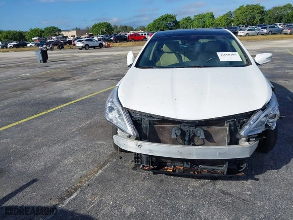 2015 Hyundai Azera Limited with VIN KMHFH4JGXFA474784, listed as a IAAI auction lot 41668106 with 126,709 mi miles. Bid and sale history available at carsss.com. Image 6.