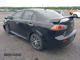 2017 Mitsubishi Lancer ES z VIN JA32V2FW6HU001870, wystawiony jako IAAI lot #42333550 z przebiegiem 75 938 mil mil oraz . Historia ofert i sprzedaży dostępna na DreamBid. Obrazek 3.