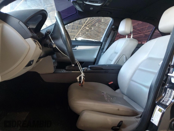 2008 Mercedes-Benz C 300 Sport z VIN WDDGF54X68R013687, wystawiony jako Copart lot #64303305 z przebiegiem 185 514 mil mil oraz Szkoda całkowita • Salvage title. Historia ofert i sprzedaży dostępna na DreamBid. Obrazek 7.