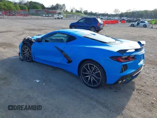 2023 Chevrolet Corvette 2LT z VIN 1G1YB2D41P5135323, wystawiony jako IAAI lot #41914578 z przebiegiem 4 957 mil mil oraz . Historia ofert i sprzedaży dostępna na DreamBid. Obrazek 3.
