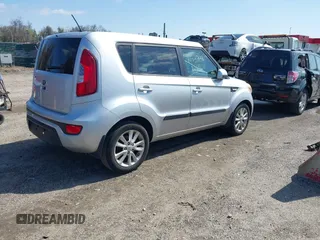 2013 Kia Soul with VIN KNDJT2A51D7755544, listed as a IAAI auction lot 41937138 with 120,680 mi miles. Bid and sale history available at carsss.com. Image 4.
