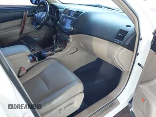 2011 Toyota Highlander Limited with VIN 5TDDK3EH4BS064313, listed as a IAAI auction lot 40934105 with 155,204 mi miles and . Bid and sale history available at DreamBid. Image 5.