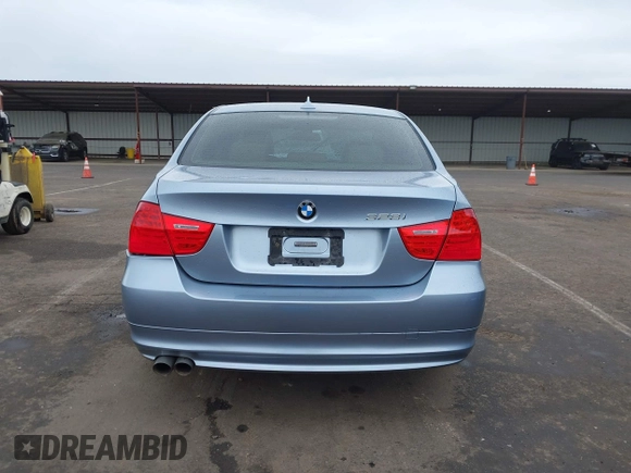 2011 BMW 3 Series 328i z VIN WBAPH5G50BNM83904, wystawiony jako IAAI lot #41736433 z przebiegiem 81 158 mil mil oraz . Historia ofert i sprzedaży dostępna na DreamBid. Obrazek 17.