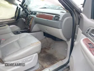 2007 Chevrolet Tahoe LT z VIN 1GNFC13J77R113842, wystawiony jako IAAI lot #42293559 z przebiegiem 288 926 mil mil oraz . Historia ofert i sprzedaży dostępna na DreamBid. Obrazek 5.