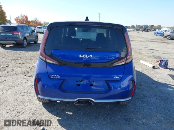 2023 Kia Soul GT-Line with VIN KNDJ53AU3P7208352, listed as a IAAI auction lot 40664100 with 7,484 mi miles. Bid and sale history available at carsss.com. Image 17.