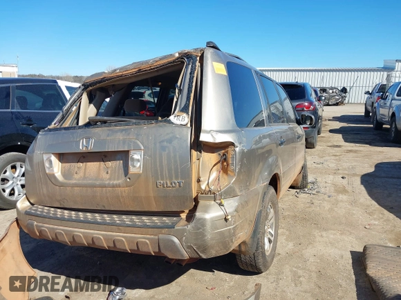 2005 Honda Pilot EX with VIN 5FNYF18475B044570, listed as a IAAI auction lot 41728694 with 200,585 mi miles. Bid and sale history available at carsss.com. Image 4.