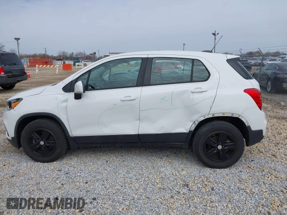 2018 Chevrolet Trax LS with VIN KL7CJNSB5JB713243, listed as a IAAI auction lot 41812654 with 92,901 mi miles. Bid and sale history available at carsss.com. Image 14.