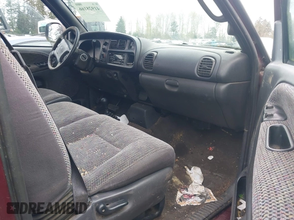 2000 Dodge 2500 z VIN 1B7KF23W9YJ131145, wystawiony jako IAAI lot #41928166 z przebiegiem 334 862 mil mil oraz . Historia ofert i sprzedaży dostępna na DreamBid. Obrazek 5.