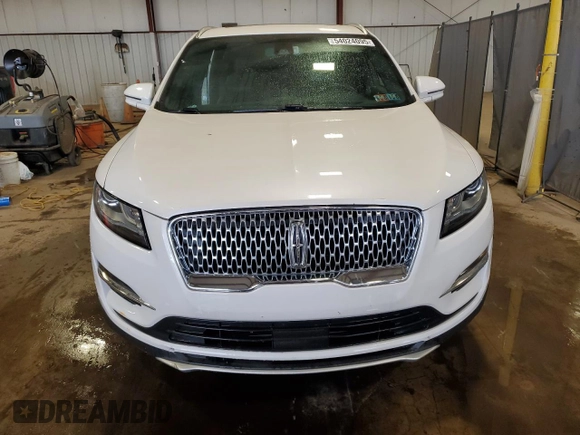 2019 Lincoln MKC Reserve с VIN 5LMCJ3D95KUL52225, выставлен на аукционе Copart как лот 54024095 с пробегом 52 231 миль миль и Списание • Salvage title. История ставок и продаж доступна на DreamBid. Изображение 5.