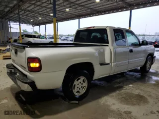 2003 Chevrolet Silverado 1500 LS with VIN 1GCEC19V93Z337414, listed as a Copart auction lot 49916015 with 55,888 mi miles and Salvage Title. Bid and sale history available at carsss.com. Image 3.