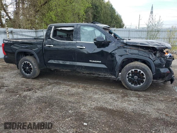 2024 Toyota Tundra Limited z VIN 5TFJA5DB9RX171585, wystawiony jako Copart lot #54882485 z przebiegiem Nie podano mil oraz Szkoda całkowita • Salvage title. Historia ofert i sprzedaży dostępna na DreamBid. Obrazek 4.
