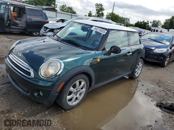 2009 MINI Hardtop z VIN WMWMF33539TU69648, wystawiony jako Copart lot #64213555 z przebiegiem 165 805 mil mil oraz Czysty tytuł • Clean title. Historia ofert i sprzedaży dostępna na DreamBid. Obrazek 1.