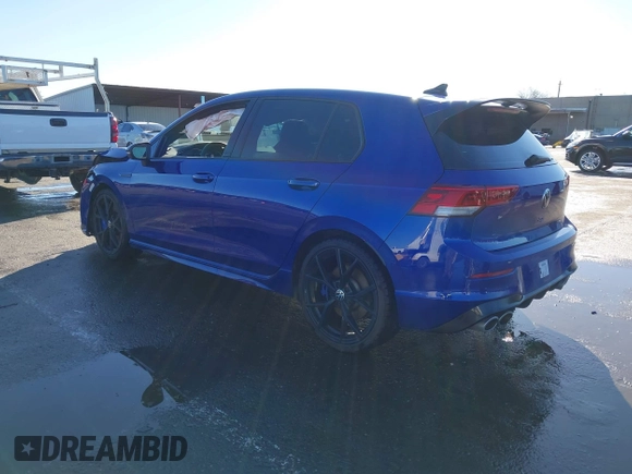 2023 Volkswagen Golf 20th Anniversary Edition z VIN WVWBB7CDXPW213586, wystawiony jako IAAI lot #41516848 z przebiegiem 27 896 mil mil oraz . Historia ofert i sprzedaży dostępna na DreamBid. Obrazek 3.