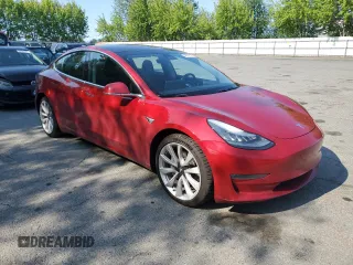2018 Tesla Model 3 Long Range Battery z VIN 5YJ3E1EB0JF065688, wystawiony jako Copart lot #58981775 z przebiegiem 75 146 mil mil oraz Szkoda całkowita • Salvage title. Historia ofert i sprzedaży dostępna na DreamBid. Obrazek 4.