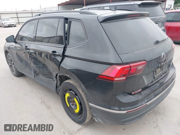 2023 Volkswagen Tiguan S z VIN 3VVRB7AX4PM046851, wystawiony jako IAAI lot #42039811 z przebiegiem 44 985 mil mil oraz . Historia ofert i sprzedaży dostępna na DreamBid. Obrazek 3.