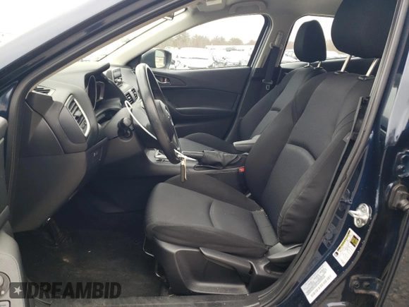 2015 Mazda 3 i SV z VIN JM1BM1T79F1263005, wystawiony jako Copart lot #52374195 z przebiegiem 58 186 mil mil oraz Czysty tytuł • Clean title. Historia ofert i sprzedaży dostępna na DreamBid. Obrazek 7.