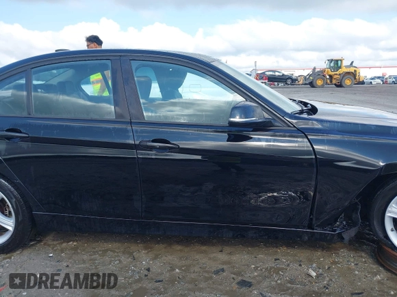 2013 BMW 3 Series 320i xDrive with VIN WBA3C3C52DF979114, listed as a IAAI auction lot 42439598 with 111,458 mi miles and . Bid and sale history available at DreamBid. Image 13.
