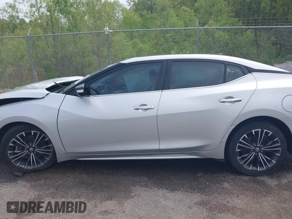 2016 Nissan Maxima SV z VIN 1N4AA6AP1GC904065, wystawiony jako IAAI lot #41930372 z przebiegiem 172 376 mil mil oraz . Historia ofert i sprzedaży dostępna na DreamBid. Obrazek 15.