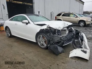 2018 Mercedes-Benz E 400 with VIN WDD1J6GB4JF015911, listed as a Copart auction lot 51815785 with 40,160 mi miles and Salvage Title. Bid and sale history available at DreamBid. Image 4.
