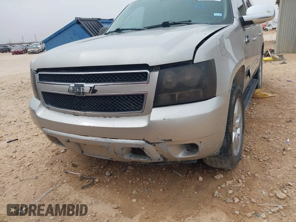 2009 Chevrolet Tahoe 2LT z VIN 1GNFC23039R152640, wystawiony jako IAAI lot #41372840 z przebiegiem 273 428 mil mil oraz . Historia ofert i sprzedaży dostępna na DreamBid. Obrazek 6.