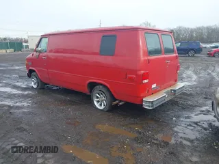 1990 Chevrolet Chevy Van z VIN 2GCEG25H9L4147291, wystawiony jako IAAI lot #41468176 z przebiegiem Nie podano mil oraz . Historia ofert i sprzedaży dostępna na DreamBid. Obrazek 3.