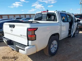 2024 Nissan Frontier PRO-4X with VIN 1N6ED1EK4RN628781, listed as a IAAI auction lot 41731272 with 1 mi miles. Bid and sale history available at carsss.com. Image 4.