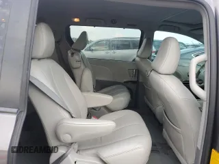 2013 Toyota Sienna XLE AAS z VIN 5TDYK3DCXDS297896, wystawiony jako Copart lot #57778165 z przebiegiem 239 360 mil mil oraz Szkoda całkowita • Salvage title. Historia ofert i sprzedaży dostępna na DreamBid. Obrazek 11.