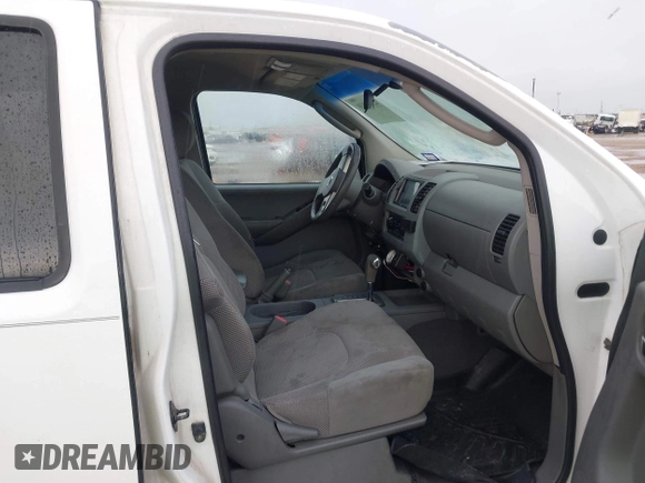 2007 Nissan Frontier SE z VIN 1N6AD09U67C407602, wystawiony jako IAAI lot #42405830 z przebiegiem Nie podano mil oraz . Historia ofert i sprzedaży dostępna na DreamBid. Obrazek 5.