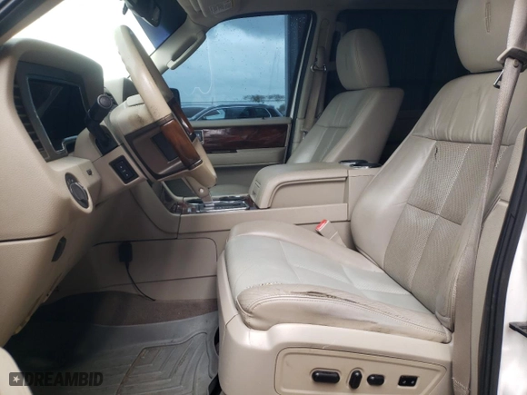 2014 Lincoln Navigator with VIN 5LMJJ2H50EEL08950, listed as a Copart auction lot 83397684 with 161,477 mi miles and Clean Title. Bid and sale history available at carsss.com. Image 7.