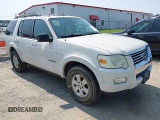 2008 Ford Explorer XLT z VIN 1FMEU73E68UA09652, wystawiony jako IAAI lot #42396626 z przebiegiem 108 395 mil mil oraz . Historia ofert i sprzedaży dostępna na DreamBid. Obrazek 1.