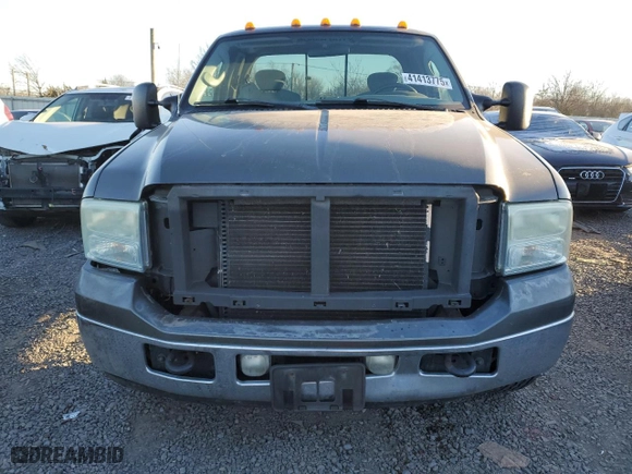2005 Ford Super Duty F-250 XL with VIN 1FTSX21505EA55701, listed as a Copart auction lot 41413775 with 132,275 mi miles and Clean Title. Bid and sale history available at carsss.com. Image 5.