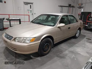 2001 Toyota Camry CE with VIN 4T1BG22K31U808394, listed as a IAAI auction lot 41909910 with 226,388 mi miles. Bid and sale history available at carsss.com. Image 2.