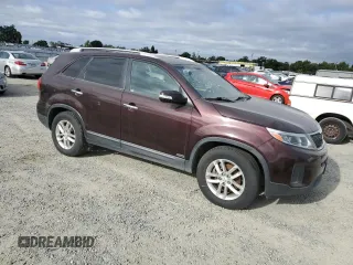 2015 Kia Sorento LX with VIN 5XYKTDA79FG601302, listed as a Copart auction lot 54741975 with 161,713 mi miles and Clean Title. Bid and sale history available at carsss.com. Image 4.