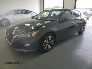 2021 Nissan Altima SV z VIN 1N4BL4DV3MN358690, wystawiony jako Copart lot #60076635 z przebiegiem 122 206 mil mil oraz Czysty tytuł • Clean title. Historia ofert i sprzedaży dostępna na DreamBid. Obrazek 1.