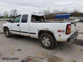 2000 Chevrolet Silverado 1500 LS with VIN 1GCEK19TXYZ181702, listed as a Copart auction lot 50802875 with 302,705 mi miles and Salvage Title. Bid and sale history available at carsss.com. Image 2.