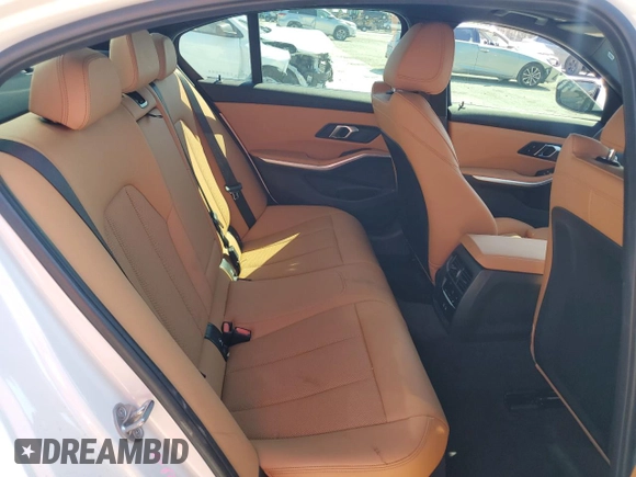 2024 BMW 3 Series 330i z VIN 3MW69FF06R8E24468, wystawiony jako Copart lot #48425065 z przebiegiem 11 875 mil mil oraz Szkoda całkowita • Salvage title. Historia ofert i sprzedaży dostępna na DreamBid. Obrazek 10.