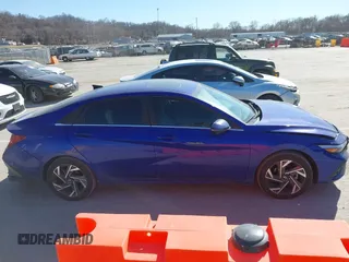2024 Hyundai Elantra Limited z VIN KMHLP4DG1RU707164, wystawiony jako IAAI lot #41694469 z przebiegiem 11 298 mil mil oraz . Historia ofert i sprzedaży dostępna na DreamBid. Obrazek 13.