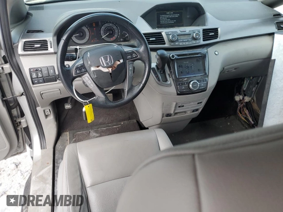 2015 Honda Odyssey Touring Elite z VIN 5FNRL5H93FB041067, wystawiony jako Copart lot #58329355 z przebiegiem 72 000 mil mil oraz Szkoda całkowita • Salvage title. Historia ofert i sprzedaży dostępna na DreamBid. Obrazek 8.