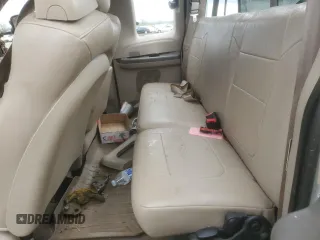 2002 Ford F-250 XL z VIN 1FTNX21F72EA92441, wystawiony jako Copart lot #46567825 z przebiegiem 132 588 mil mil oraz Szkoda całkowita • Salvage title. Historia ofert i sprzedaży dostępna na DreamBid. Obrazek 10.