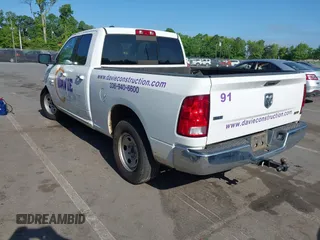 2018 Ram 1500 SLT z VIN 1C6RR6GG7JS324269, wystawiony jako IAAI lot #42148220 z przebiegiem 159 296 mil mil oraz . Historia ofert i sprzedaży dostępna na DreamBid. Obrazek 3.